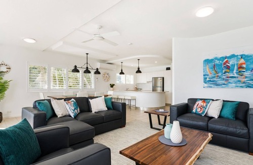 Noosaville Apartment | LOCATION DOESN'T GET ANY BETTER THAN THIS