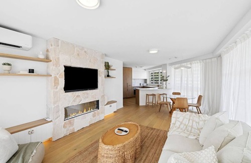 Palm Beach Apartment | Lookout Palm Beach - Absolute Beachfront + Views