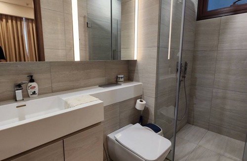 Thu Thiem Apartment | Lovely condo with Stunning view pool
