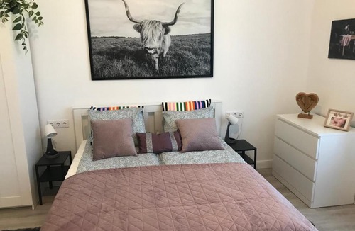 Istvanmezo Apartment | Lovley newly decorated fully equipped apartment walking distance to the Puskás Aréna ,City Park where you will find the world famous Szechenyi thermal bath spa, Museums ,and the Capital Circus ,AC, smart TV, high speed internet