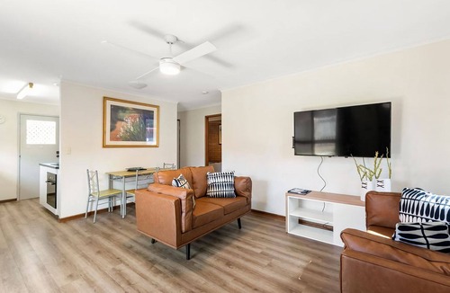 Redcliffe Apartment | "Lowset Sutton" - Redcliffe Q 4020