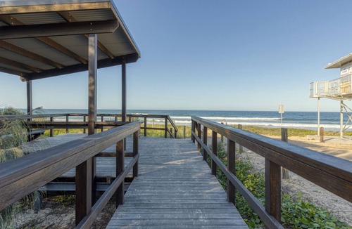 Bokarina Apartment | Lush Beachfront Living with Parking, Pool and BBQ