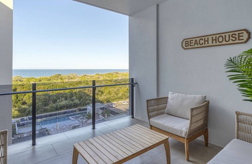 Bokarina Apartment | Lush Beachfront Living with Parking, Pool and BBQ