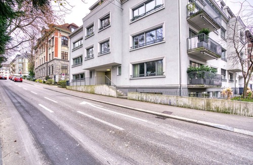 Muhlebach Apartment | Luxe Mühlebach 3.5 Room w/W&D, Parking, 2 mins to Seefeld, by Blueground
