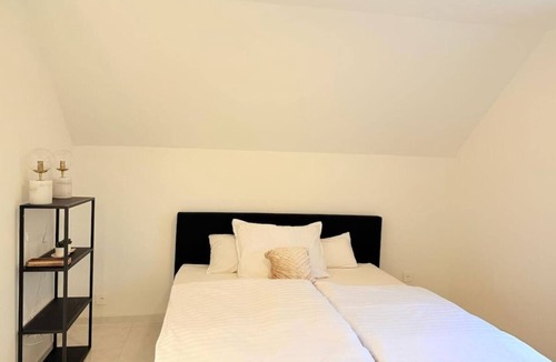Biel Apartment | Luxrem 5 Apartments Skyline