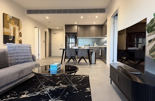 Lidcombe Condo | Luxurious Accor Stadium View @ Sydney Olympic Park