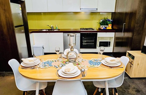 Camperdown Apartment | Luxury 2 BR | Pool Gym Parking Sydney CBD getaway