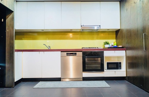 Camperdown Apartment | Luxury 2 BR | Pool Gym Parking Sydney CBD getaway