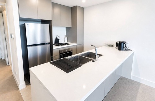 Sydney Olympic Park Apartment | Luxury 2BR Apartment Walk to Accor Stadium & Qudos