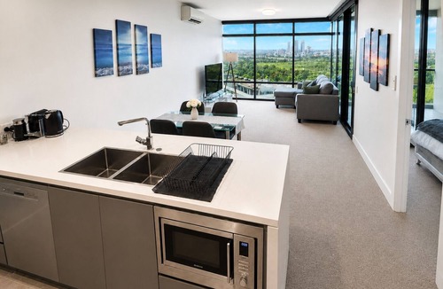 Sydney Olympic Park Apartment | Luxury 2BR Apartment Walk to Accor Stadium & Qudos
