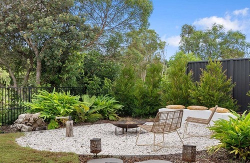 Banksia Beach Apartment | Luxury Kangaroo View