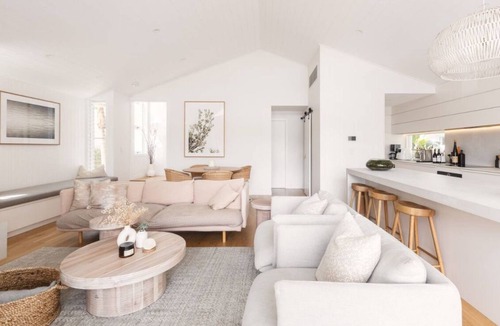 Burleigh Heads Villa | Luxury Villa in heart of Burleigh- Long term rental minimum 3 mths pet friendly
