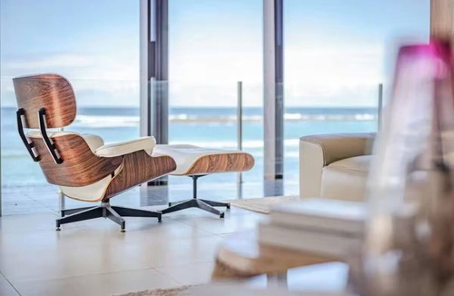 Blue Bay House | Luxury Villas Alaya at Toowoon Bay (On the beach)