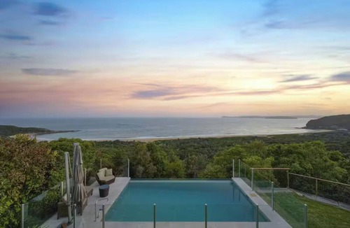 Killcare Heights House | Luxury Villas Kalani at Killcare (Walk to the beach)
