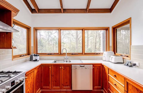 Macmasters Beach House | Luxury Villas Treetop Acreage with Tennis Court