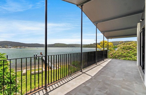 Wagstaffe House | Luxury Villas Wagstaffe Waterfront Retreat - NEW listing, summer special