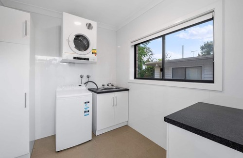 Blackheath House | Lynwood Gardens | Close to bush walks and Golf with 2 bathrooms