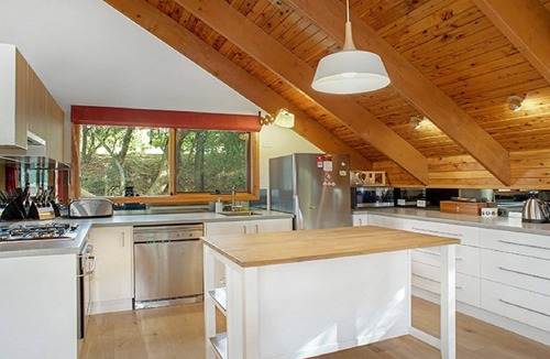 Wentworth Falls House | Lyrebird Peaceful Bush Location