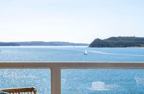 Great Mackerel Beach House | “Mackerel Shackerel” beachfront cottage with views