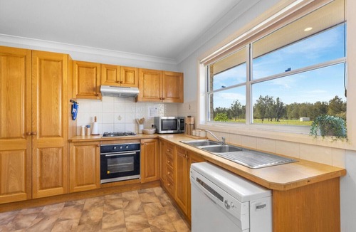 Lovedale Cottage | Madigan Cottages | Homestead Cottage