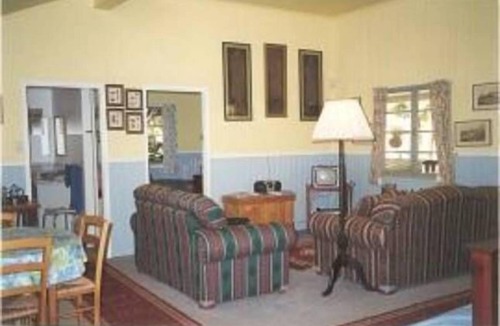 Tanawha Bed & Breakfast | Main Creek Bower Bed & Breakfast