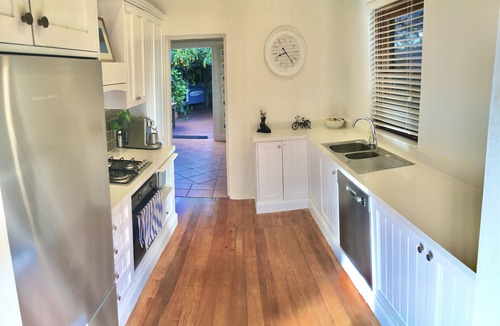 Manly House | Manly Beach House - 2 Min to Beach & Parking