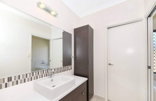 Bushland Beach House | Margarita Manor walk to beach!