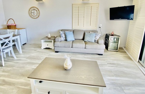 Gold Coast Apartment | Marine View 1 Bed Apartment - Sleeps up to 6 - Couran Cove Resort