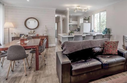 Maroochydore Apartment | Maroochy River Delight