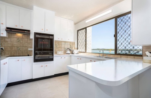 Maroochydore House | Maroochy Riverfront Escape- Walk to CBD & Ocean St