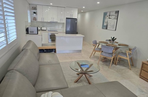 Maroubra Apartment | #maroubrabeach maroubrastay sydneybeachstay coastalescapeNSW