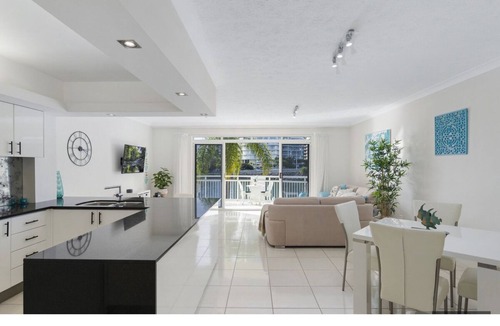 Biggera Waters Apartment | Marvelous 3-bedroom apartment in Biggera Waters on the water