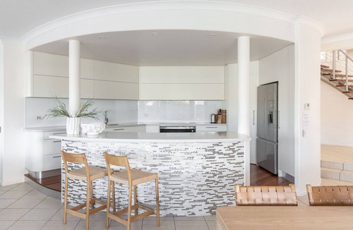 Noosaville House | Masthead Waters - Waterfront Home and Pool