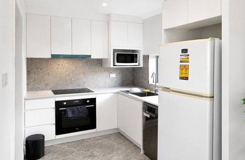 Bradbury House | Matilda’s Urban Escape 6-Min Station & Shops