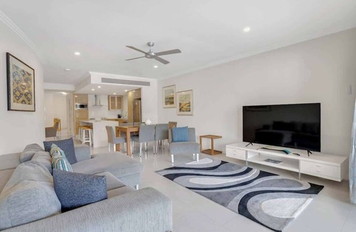 Palm Cove Apartment | Mistral on Island Views—Pool Paradise on the Beach