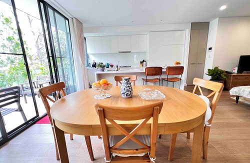 St Ives Apartment | Modern 2BR Apt in St Ives | Huge Balcony & Pet Friendly | Walk to Shopping Mall