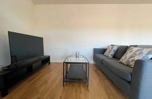 St. Johann Apartment | Modern Apt. near City & Airport Basel