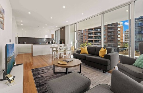 Bondi Junction Apartment | Modern Haven Near Beach & City