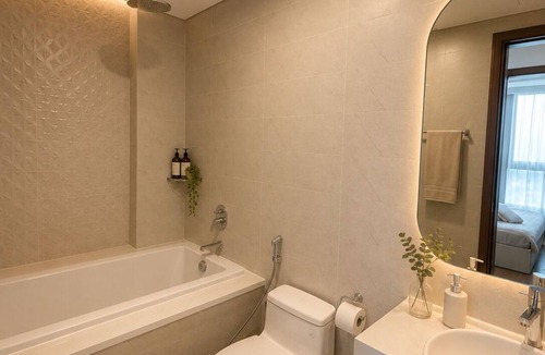 Hang Xanh Apartment | Modern Vinhomes 1BR Near Downtown