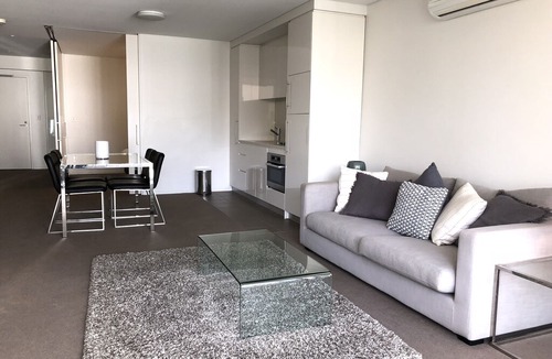 Neutral Bay Apartment | Modern Wyndel Apartment GRO017403