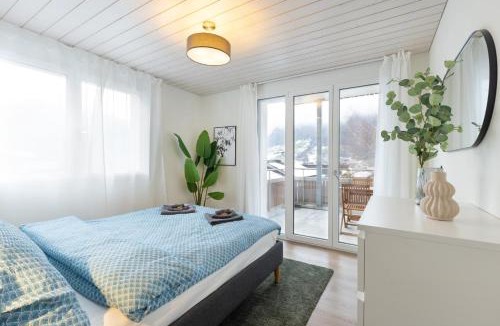 Lungern Apartment | Mountain view with balcony and free parking