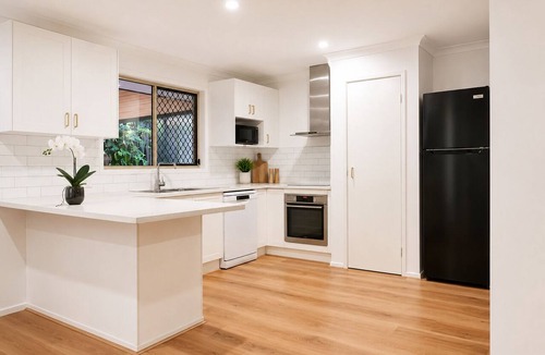 Upper Mount Gravatt House | Mt Gravatt Affordable 4 BR Family Home | Sleep 8