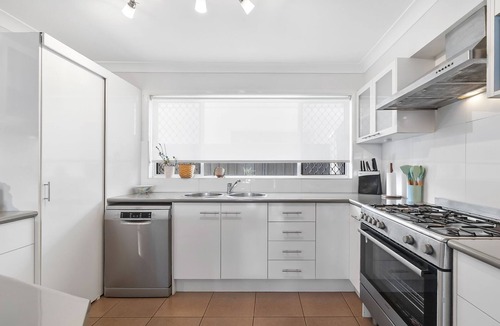 Maroochydore House | Mudcrab Manor waterfront holiday at it's best