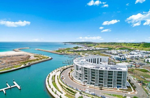 Shell Cove Apartment | Nautilus View - Luxury Marina Getaway