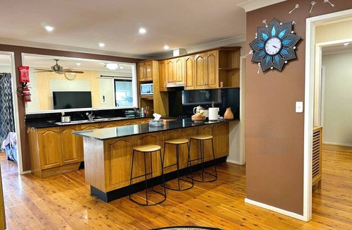 Kingswood House | Nepean 4BR Retreat Near Blue mountain