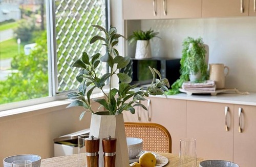 Coolangatta Apartment | New 2BR Coolangatta Apt 4-Mins Beach Sleeps 6