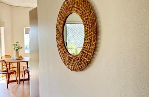 Coolangatta Apartment | New 2BR Coolangatta Apt 4-Mins Beach Sleeps 6