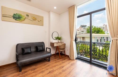 Tan Binh Apartment | NEW HOME APARTMENT, ELEVATOR, KITCHEN, WASHING vs DRYER, 800m TO AIRPORT