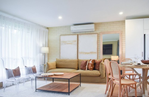 Callala Bay House | Newly Renovated Quiet 5 min Walk to the Beach