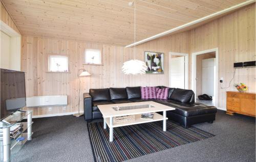 Krejbjerg House | Nice Home In Ejstrupholm With Sauna